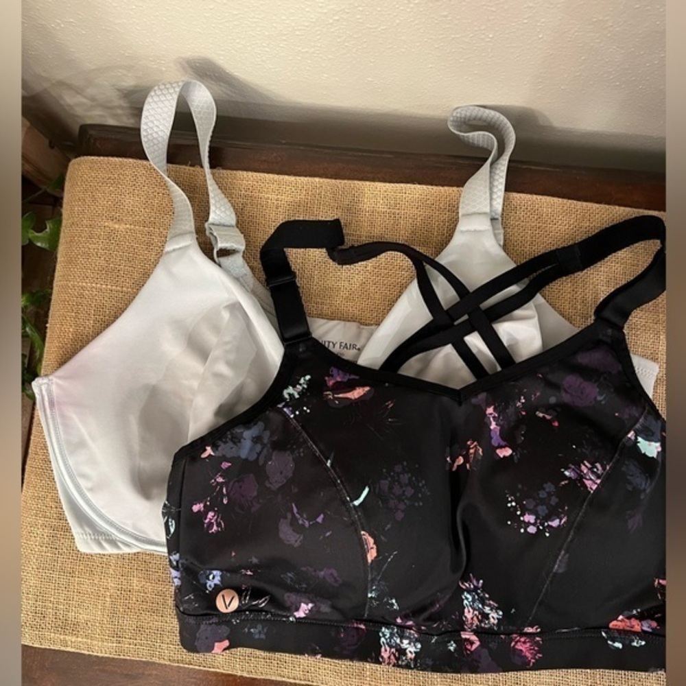 2 women’s bras. Size 42D